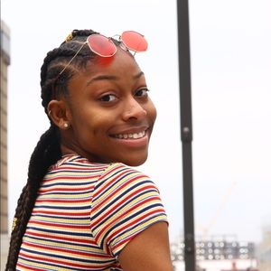 Meet your Posher, Hydia